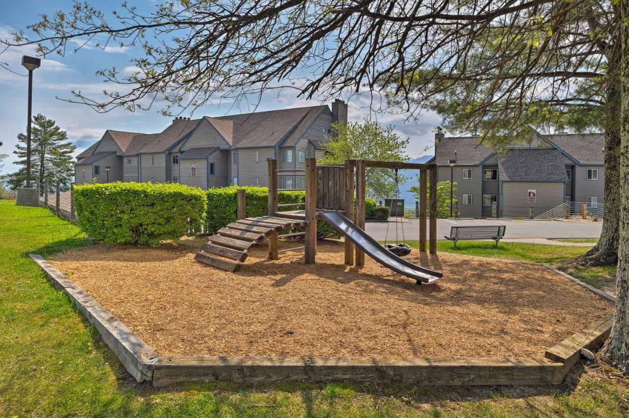 Gatlinburg Condo With Pool, Hot Tub, And Mtn Views! Exterior photo